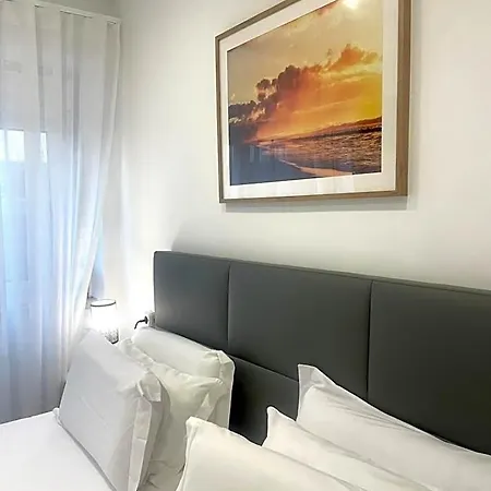 Alexandra Hotel *
